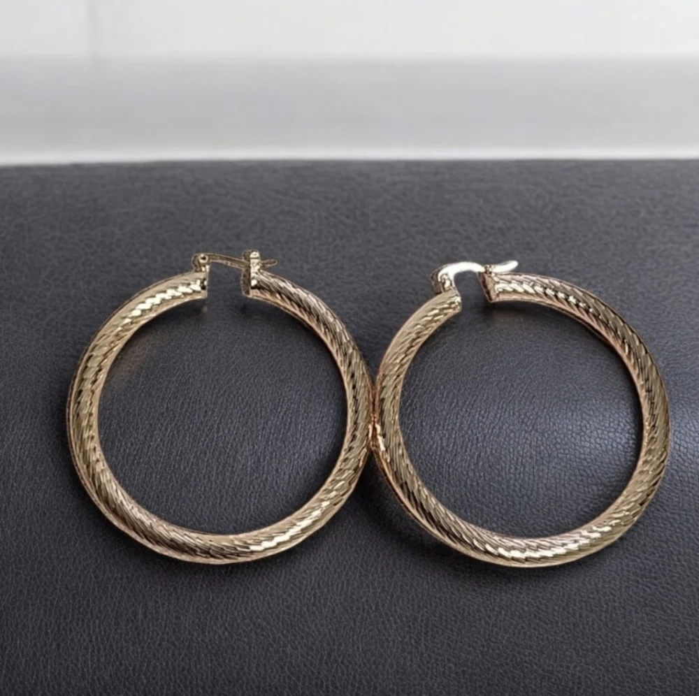 ANNE KLEIN Large Gold Hoop Earrings 60mm Textured Statement Hoops - Picture 4 of 14
